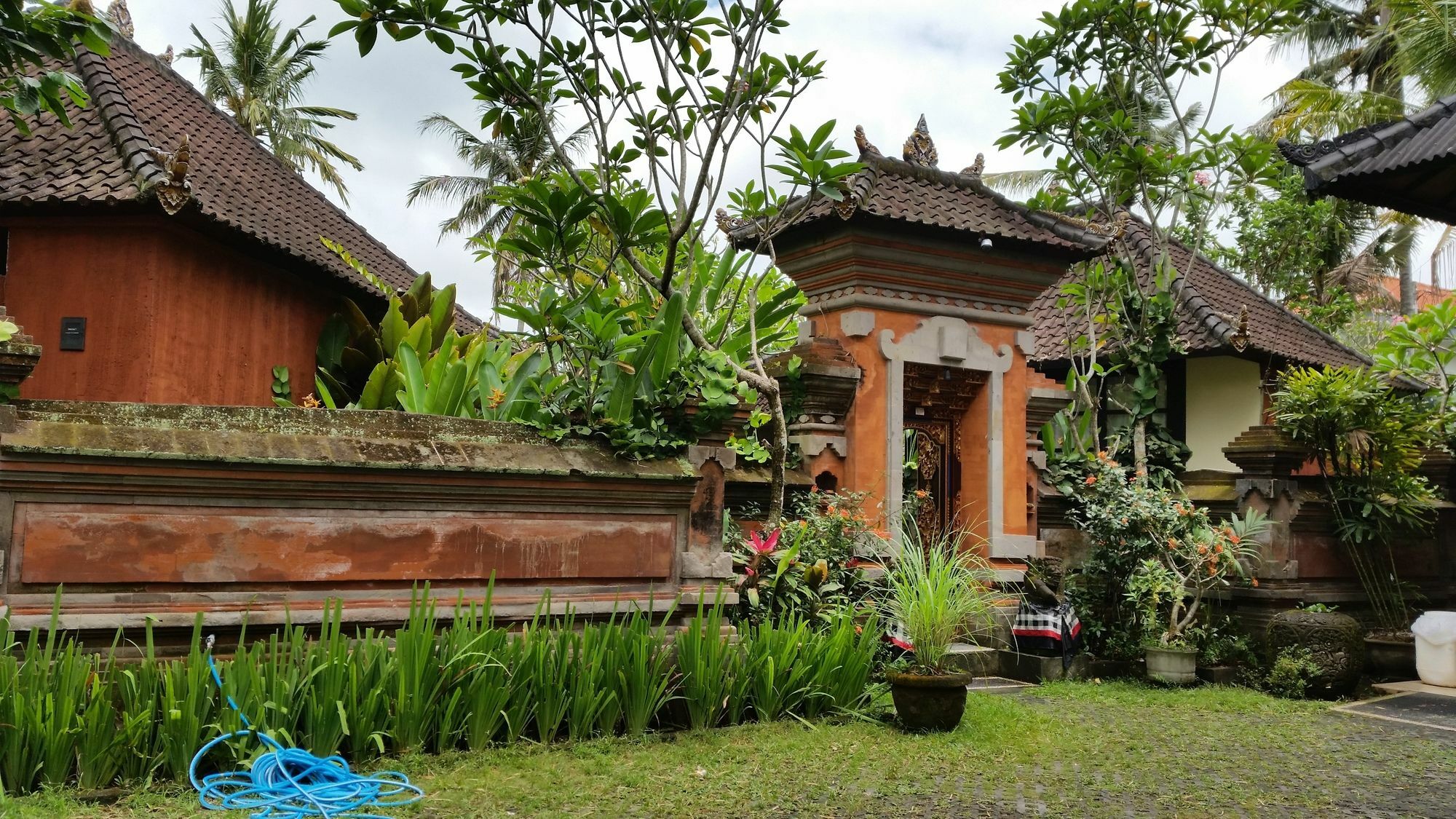 Lodtunduh Sari Hotel Ubud  Exterior photo